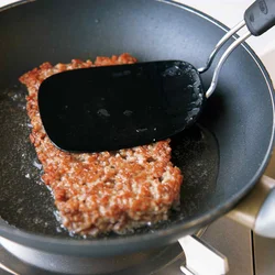 両面を焼いてから大きくくずすとごろごろになる