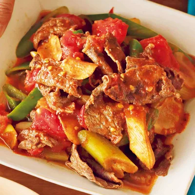 「牛肉とトマトのすき煮」の献立