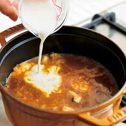 ヨーグルトドリンクを加えてまろやかなおいしさに