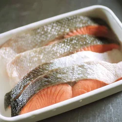 一度にゆでて、ほぐしてご飯やじゃがいもや卵に混ぜて活用しても！