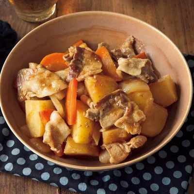「ソース肉じゃが」の献立