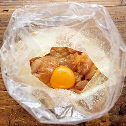 下味は袋の中でもみ込むので、洗いものも減。