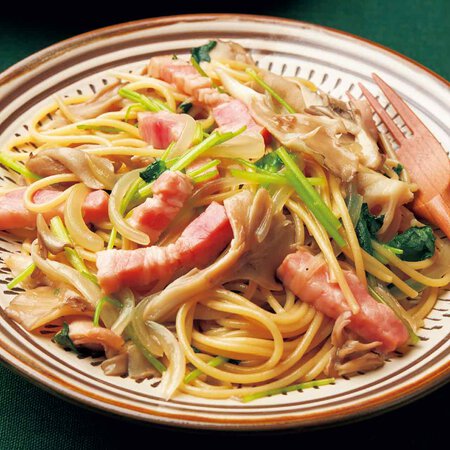 ベーコンとまいたけの和風パスタ By新谷友里江さんの料理レシピ プロのレシピならレタスクラブ
