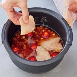 下味をつけたとりむねだから、しっとり炊き上がる！