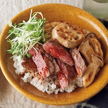 バターじょうゆステーキ丼