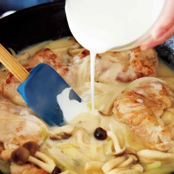 ヨーグルトは牛乳でよく混ぜてから加えるとなめらかな仕上がりに！