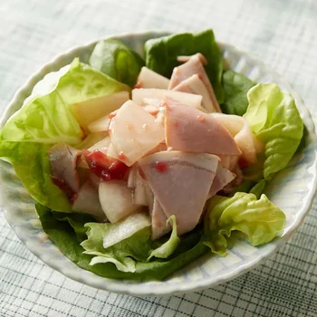 大根とハムの梅肉あえ