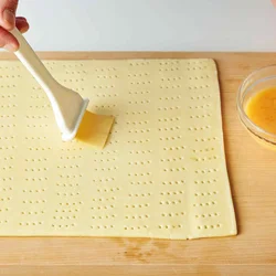 のばして穴をあける