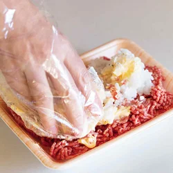 ご飯がつなぎになるから、ふっくらやわらかい仕上がりに。