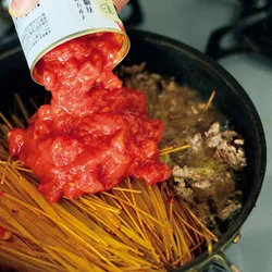 トマト缶をそのままイン！