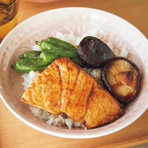 「めかじきの照り焼き丼」の献立