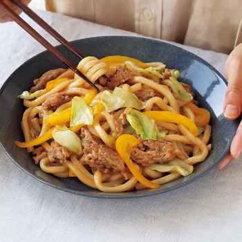 「ゴロゴロひき肉の焼きうどん」の献立