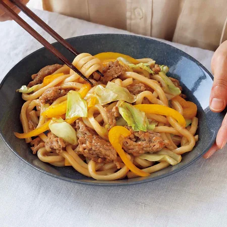 ゴロゴロひき肉の焼きうどん