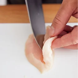 最後の1切れ は、厚みがあるので、切り目を入れて 開き、厚みを揃えて。