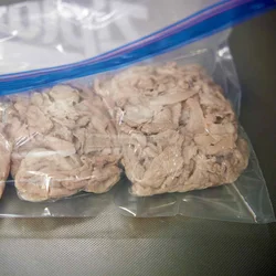 さらに冷凍用保存袋に入れて冷凍焼けを防ぐ