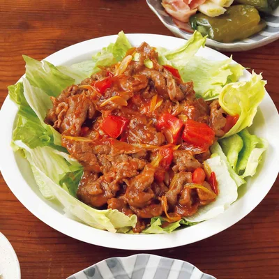 レタスの牛トマ炒めのせ