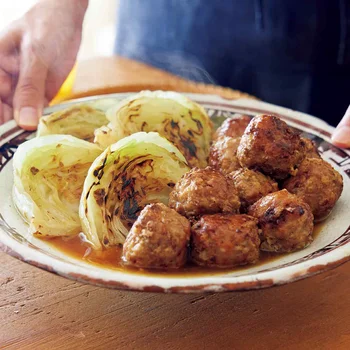 ミートボールとキャベツの焼き煮込み