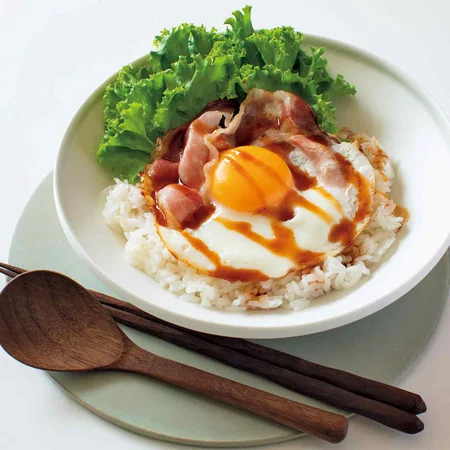 ソースハムエッグ丼