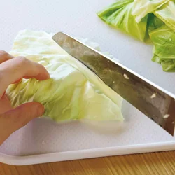 軸のまん中を切ると、厚みがなくなり、加熱むらになりにくい。