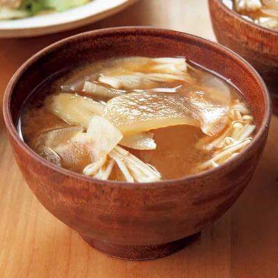 野菜たっぷりみそ汁