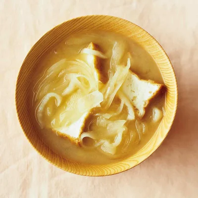 切り干し大根と厚揚げ、玉ねぎのみそ汁
