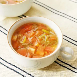 トマトとねぎのうま塩スープ