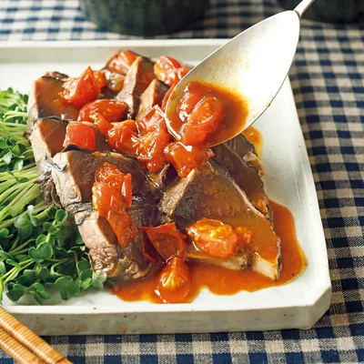かつおのたたき黒酢トマトソース