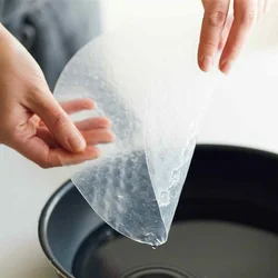 ぬるま湯から出したあともどんどんやわらかくなり、くっつきやすくなるので、まだかたいかなと感じるくらいで引き上げて。