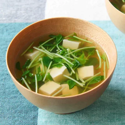豆腐と豆苗の吸いもの