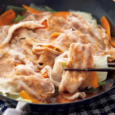 豚肉とレタスのフライパン蒸し