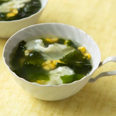 とうもろこしとわかめのスープ