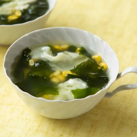 とうもろこしとわかめのスープ