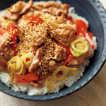 豚こまとパプリカのねぎ塩丼
