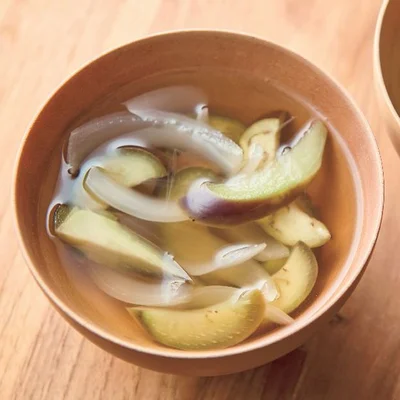 なすと玉ねぎのすまし汁