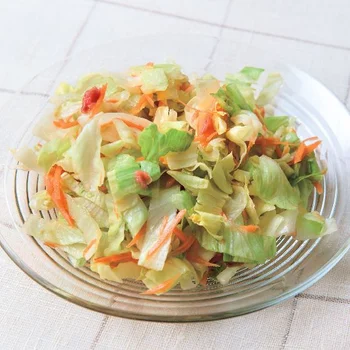 レタスとにんじんの梅ドレサラダ