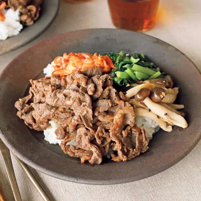 「牛肉と小松菜のビビンバ風」の献立