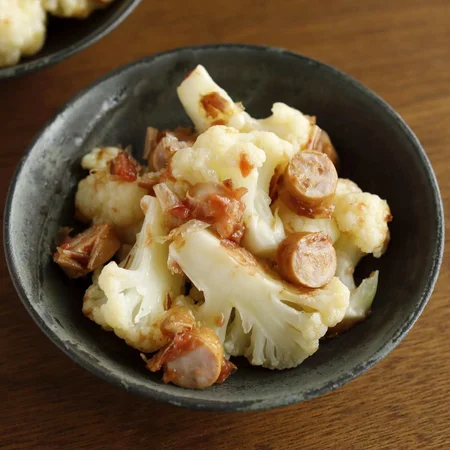 カリフラワーの梅おかかあえ