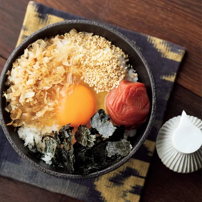 梅かつお卵かけご飯