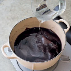 水が足りないと、かたくなってしわが寄るので注意！