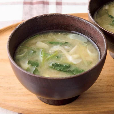 ほうれん草とねぎのみそ汁