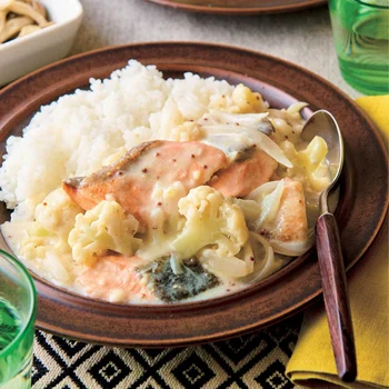 鮭とカリフラワーのクリーム煮