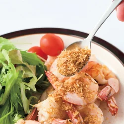 えびはフライにしなくても、こんがりいったパン粉をかければ「揚げもの欲」が満たされます！