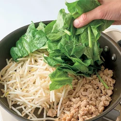 蒸し焼きにすると野菜のかさが減るので、たっぷり食べられるのが◎。