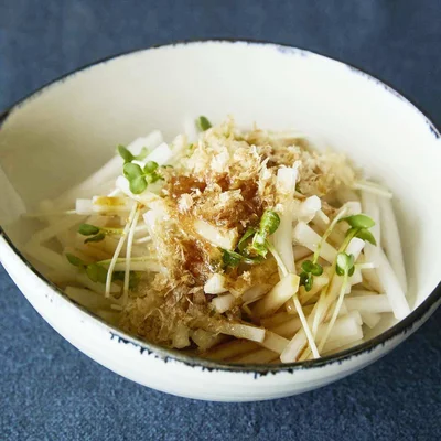 大根と貝割れ菜のおかかサラダ