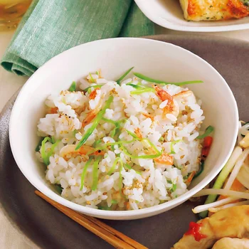 絹さやと桜えびの混ぜご飯