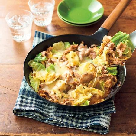 キャベツの豚キムチーズ炒め