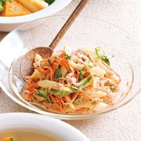 にんじんとセロリのツナサラダ