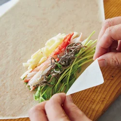 そのままでも食べられるものばかりだから、少ない油でもパリッと揚がる。