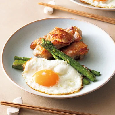 とりとアスパラの親子焼き