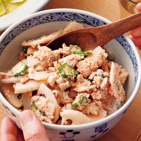とりひきとオクラの明太炒め丼